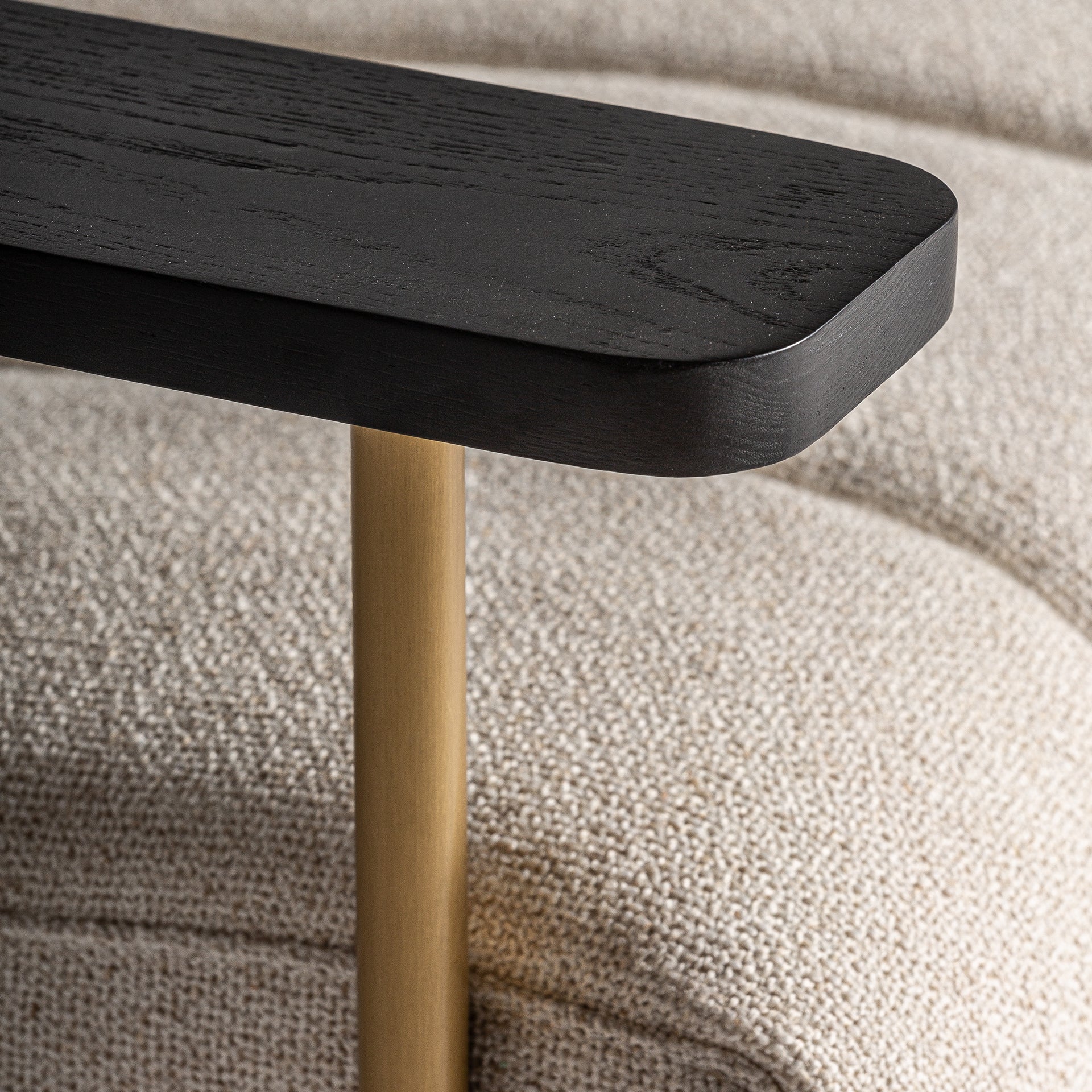 LAUGAR ARMCHAIR